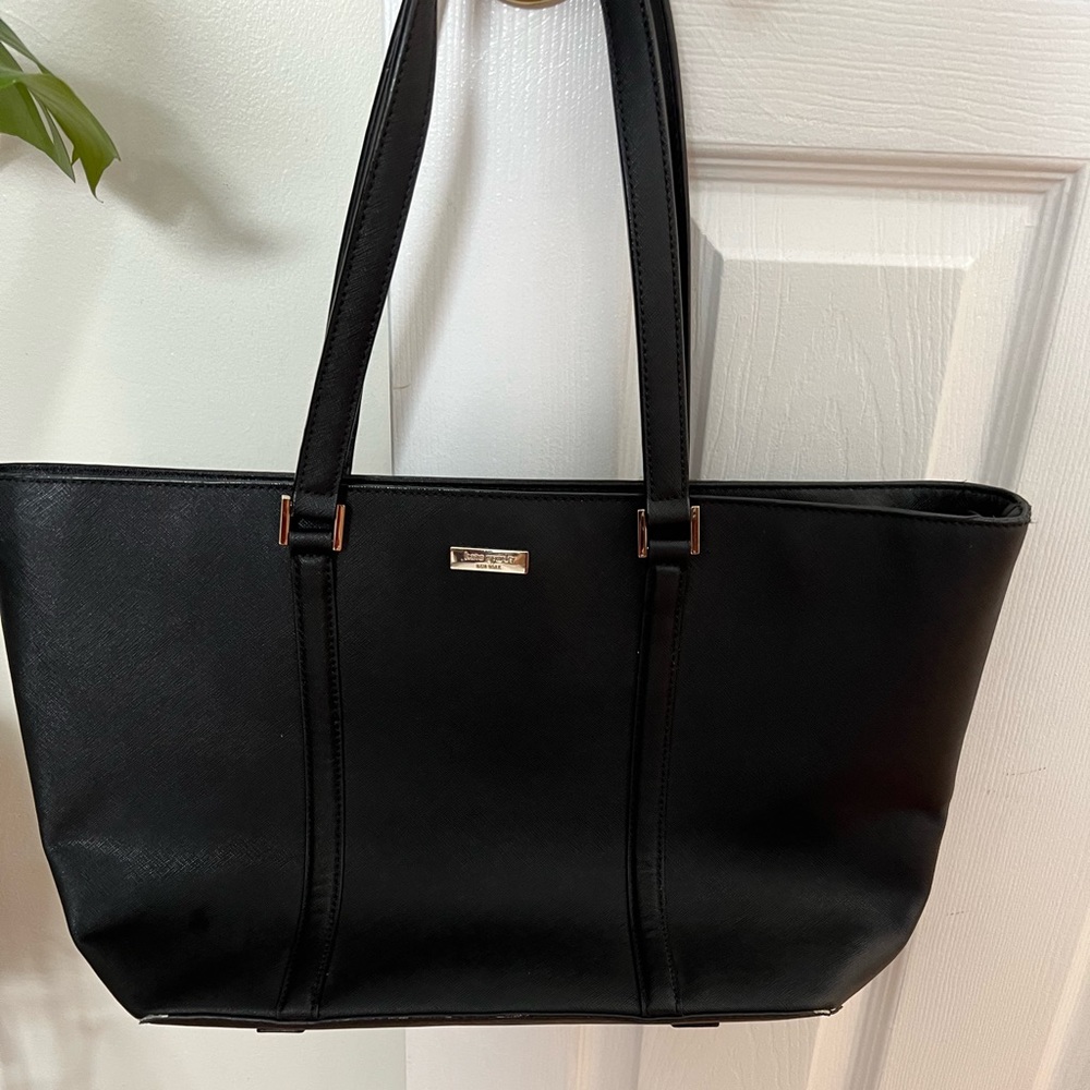 Kate spade purse lightly used